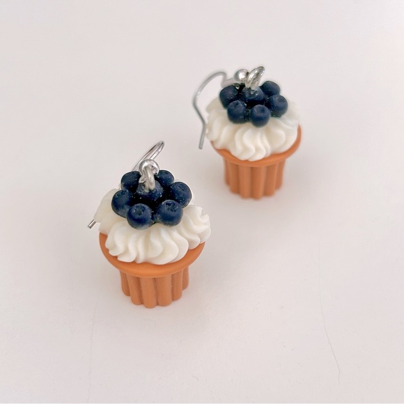 🫐🧁Cute handcrafted Earrings 🧁🫐 - Picture 2 of 3